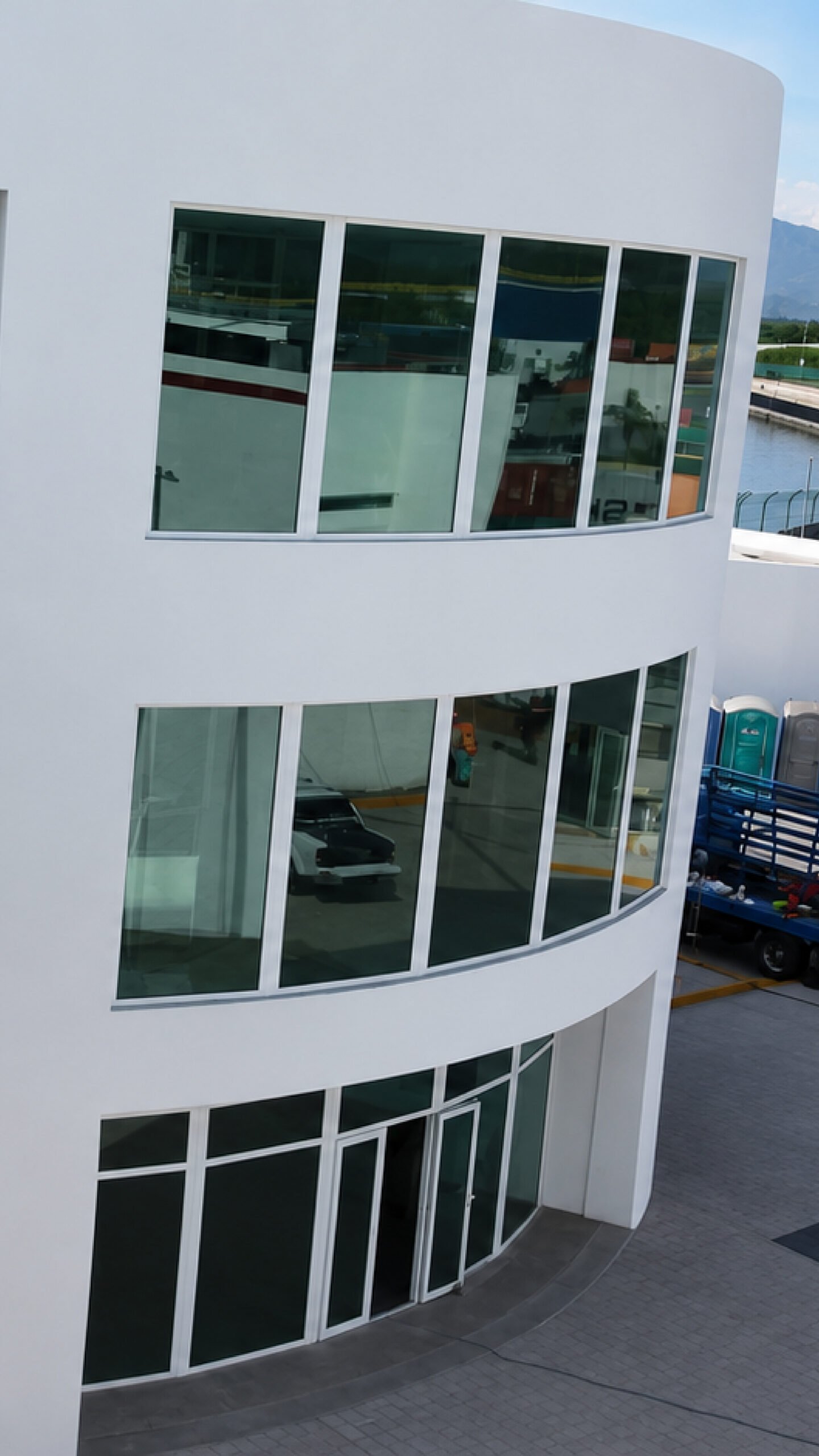 foto edificio marina manzanillo pvc ventana galeria 03